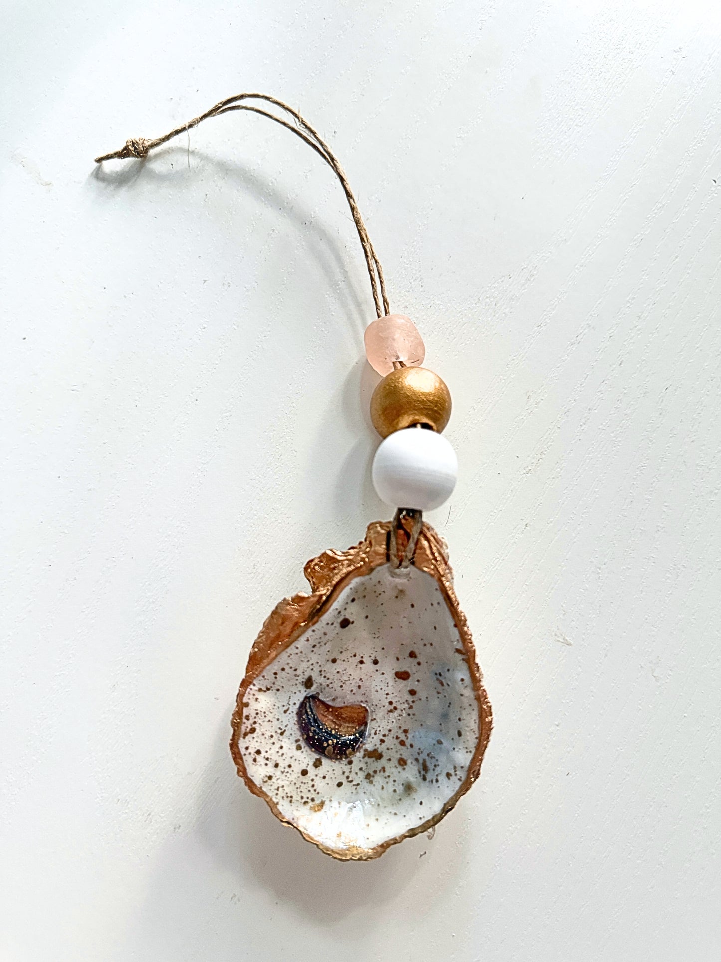 Speckled Oyster Wine Charm | Home Accent