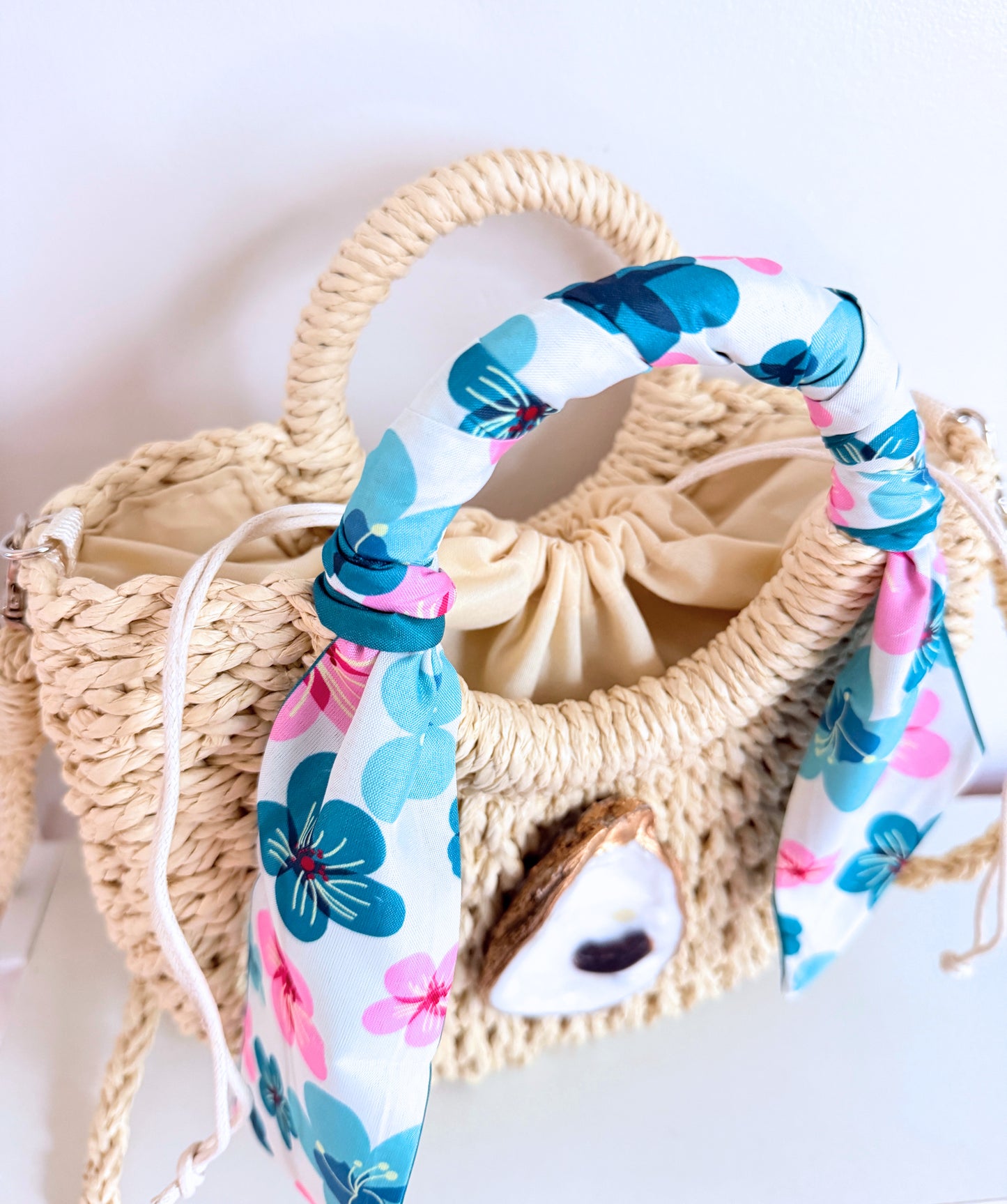 Oyster Wrap Handbag | Ocean Petal